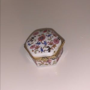 Vintage floral box